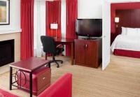 Residence Inn Atlanta Airport North/Virginia Avenueにあるテレビまたはエンターテインメントセンター