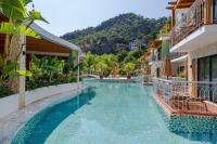 The swimming pool at or close to La Boutique Maya