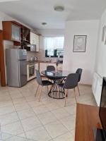 Kuchyň nebo kuchyňský kout v ubytování Apartments Marija