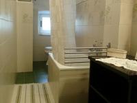 A bathroom at Altrove