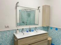 A bathroom at Comodo appartamento Casa Razzoli