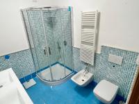A bathroom at Comodo appartamento Casa Razzoli