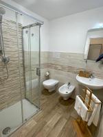 Kúpeľňa v ubytovaní Sea View Teti Rooms & Apts