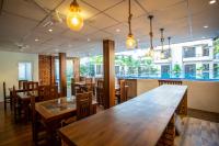 Restaurace v ubytování Breedon Residence Hotel