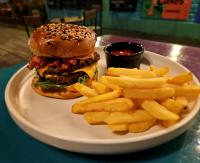 Jídlo v hostelu nebo okolí