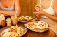 Jídlo v hostelu nebo okolí