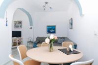 Televízia a/alebo spoločenská miestnosť v ubytovaní Luxury Unique Apartment Sea View