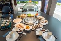 Jídlo v hotelu nebo okolí