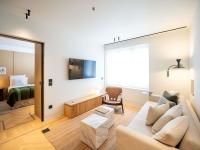 Athens Capital Suites-MGallery Collectionにあるテレビまたはエンターテインメントセンター