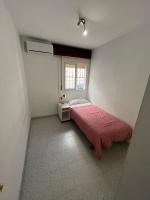 Posteľ alebo postele v izbe v ubytovaní MalagaOnBeach 1 - Two bedrooms - up to 3 people - 10 meters beach