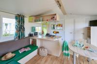 Kuchnia lub aneks kuchenny w obiekcie Camping la Corniche
