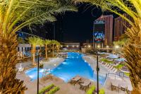 Der Swimmingpool an oder in der Nähe von Hilton Club Elara Las Vegas