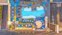 Der Swimmingpool an oder in der Nähe von Hilton Club Elara Las Vegas