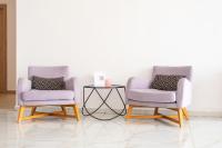 Stone Palace Hotel Near Athen's Airport Free Shuttle From and to Athen's Airportにあるシーティングエリア