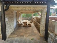 Patio alebo iná vonkajšia časť ubytovania Apartment Tulipan