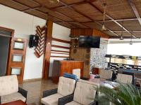 TV a/nebo společenská místnost v ubytování FAMY Hotel