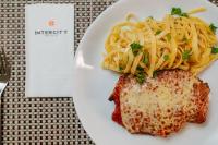 Jídlo v hotelu nebo okolí