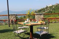 Výhľad na hory alebo výhľad na hory priamo z of the bed and breakfast
