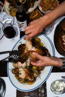 Jídlo v hostelu nebo okolí