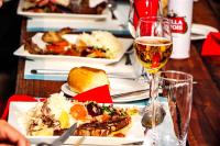 Jídlo v kempu nebo okolí