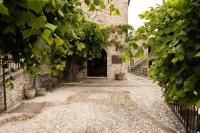 Garður fyrir utan Torre Del Nera Albergo diffuso & Spa