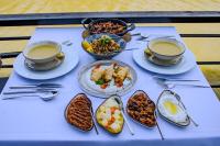 Jídlo v hotelu nebo okolí