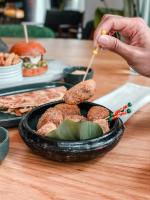 Φαγητό σε αυτό το ξενοδοχείο διαμερισμάτων ή κάπου εκεί κοντά