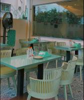 Restaurace v ubytování StayBird - Azure Suites, Business Hotel