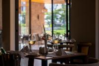 Nápoje v ubytování Zaria Court Kigali, Tapestry Collection by Hilton