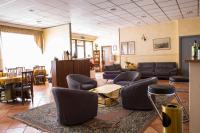 A seating area at Hotel Parco Fiera