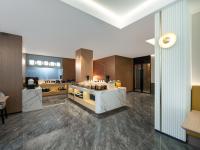 Kuchyň nebo kuchyňský kout v ubytování Starway Hotel Guilin Two Rivers and Four Lakes Scenic Area