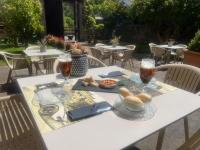 Φαγητό σε αυτό το ξενοδοχείο ή κάπου εκεί κοντά