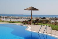 Bazén v ubytovaní Koulas Pension - Red Lake alebo v jeho blízkosti