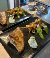 Jídlo v hotelu nebo okolí