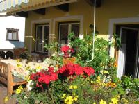Ogród w obiekcie Hölzl Bed & Breakfast
