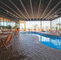 Der Swimmingpool an oder in der Nähe von ONE More Sandy Day - 2BR 2BA Beach Condo, Sleeps 6