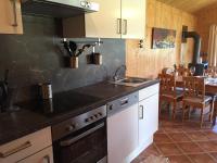 Kuchyňa alebo kuchynka v ubytovaní Eisenberg Chalet
