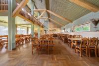 Restaurace v ubytování Poilsio kompleksas Tolieja Vieta renginiams bei poilsiui ant ežero kranto