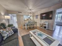 Ein Sitzbereich in der Unterkunft Serene 2 bed, 2 bath lodge, with amenities, 101AC lodge