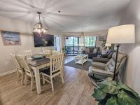 Ein Sitzbereich in der Unterkunft Serene 2 bed, 2 bath lodge, with amenities, 101AC lodge