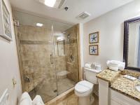 Ein Badezimmer in der Unterkunft Serene 2 bed, 2 bath lodge, with amenities, 101AC lodge