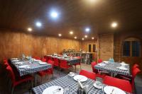 Un restaurant u otro lugar para comer en Olive County, Srinagar