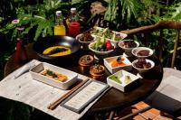 Jídlo v hotelu nebo okolí