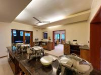 Køkken eller tekøkken på Yash Resort