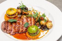 Jídlo v hotelu nebo okolí