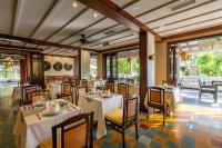 Un restaurante u otro lugar para comer en Cozy Savvy Hoi An - The Quintessence of Exquisite Retreat