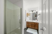 Ein Badezimmer in der Unterkunft Relax at Forge Chalet Tranquil Retreat Near Attractions