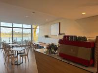 Un lugar para sentarse en The Sebel Mandurah