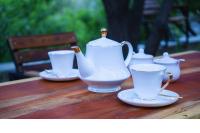 Příslušenství pro přípravu čaje a kávy v ubytování Firdaus Hotel & Resort