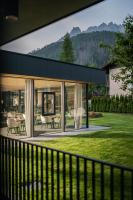 Nespecifikovaný výhled na hory nebo výhled na hory při pohledu z hotelu